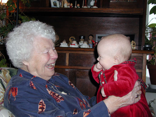 Emma och Mormor Elsa